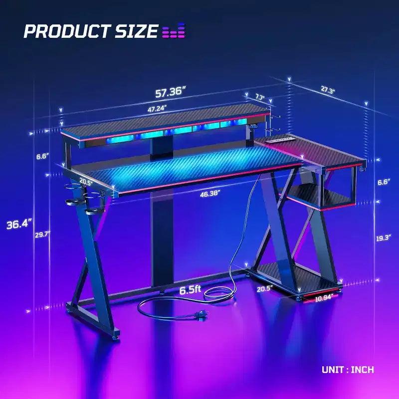Scrivania da Gaming a L da 105,6 cm/144,8 cm con Supporto Monitor, Presa di Corrente, Luci LED, Portabicchieri e Supporto Controller