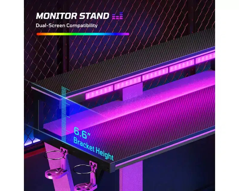 Scrivania da Gaming a L da 105,6 cm/144,8 cm con Supporto Monitor, Presa di Corrente, Luci LED, Portabicchieri e Supporto Controller