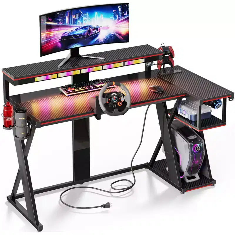 Scrivania da Gaming a L da 105,6 cm/144,8 cm con Supporto Monitor, Presa di Corrente, Luci LED, Portabicchieri e Supporto Controller
