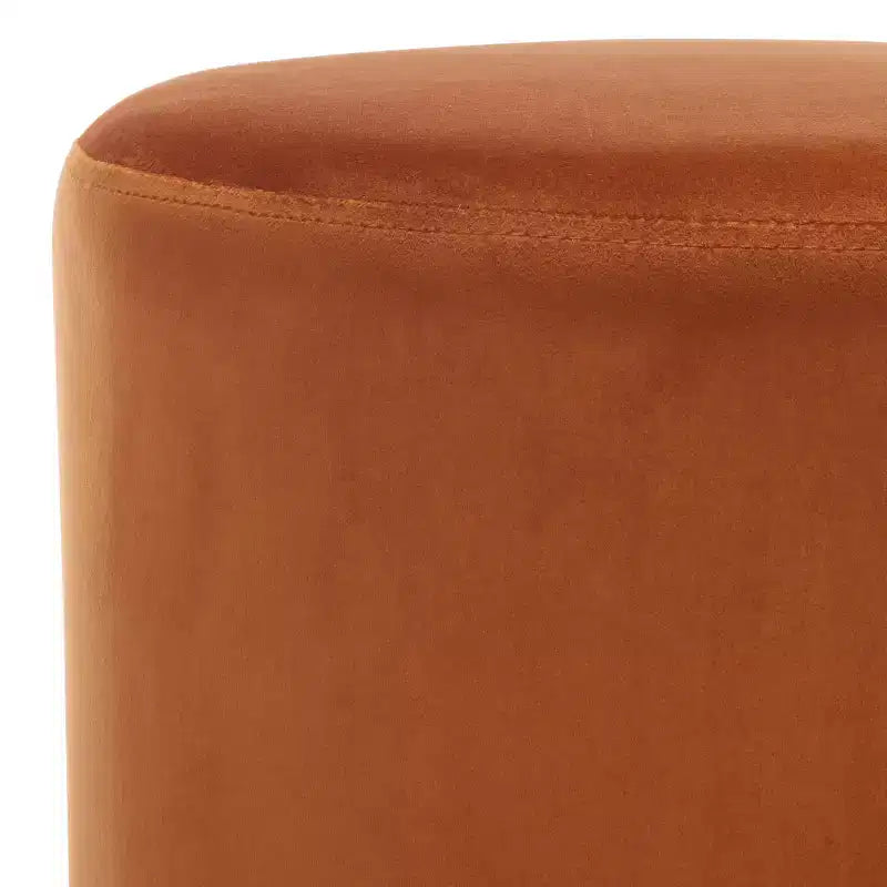 Pouf imbottito con nappe decorative