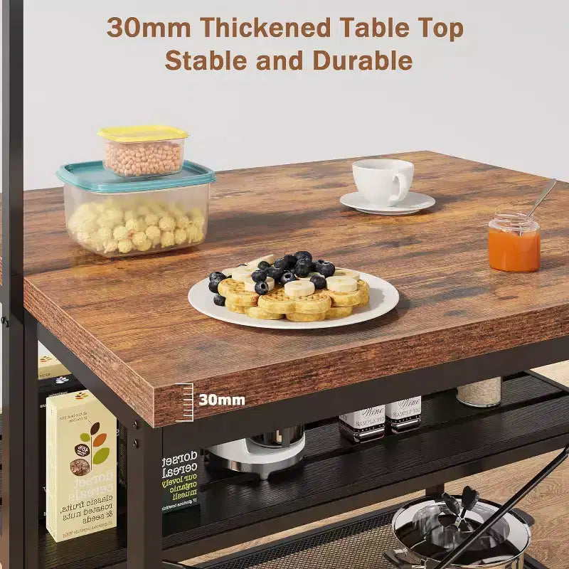 Grande isola da cucina con scaffale per panettieri, supporto per microonde con 3 ripiani, tavolo da caffè in metallo