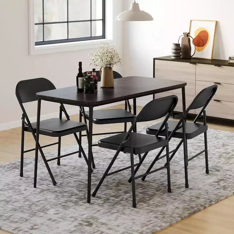 Tavolino rotondo in metallo con piano effetto marmo, 2 ripiani aperti, finitura dorata, 61 cm H