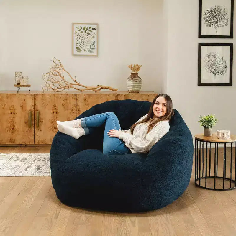 Poltrona lounge a sacco strutturata, imbottita in schiuma, trapuntata a canale, schiuma indeformabile, per soggiorno o camera da letto