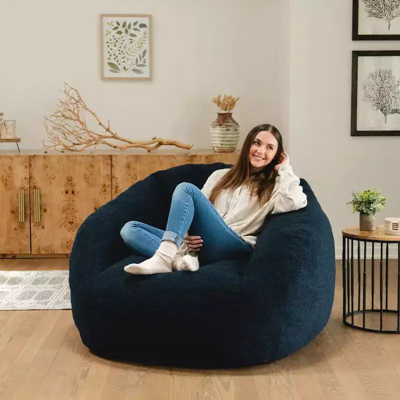 Poltrona lounge a sacco strutturata, imbottita in schiuma, trapuntata a canale, schiuma indeformabile, per soggiorno o camera da letto
