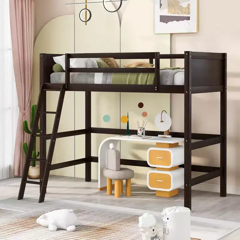 Letto a soppalco alto in legno massello per cameretta bambini, stile minimalista, con scaletta e sponde di protezione, una piazza e mezza
