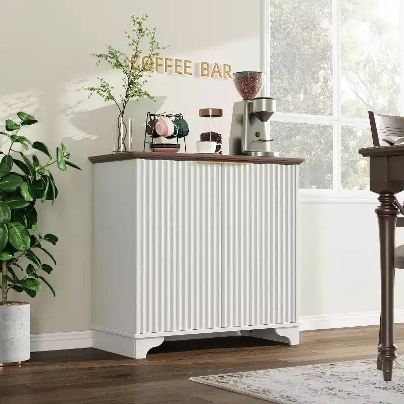 Credenza a Buffet Scanalata con Contenitore, Mobile Contenitore da Cucina a 2 Ante, Mobiletto Bar per Caffè con Ripiani Regolabili