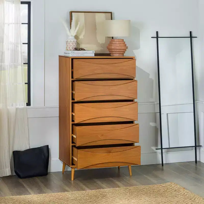 Cassettiera sagomata a 5 cassetti in stile moderno di metà secolo