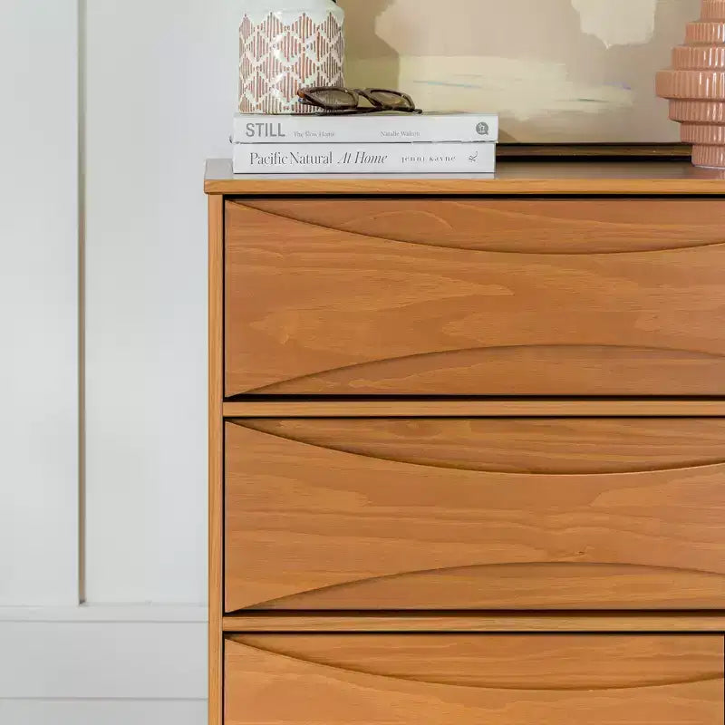 Cassettiera sagomata a 5 cassetti in stile moderno di metà secolo