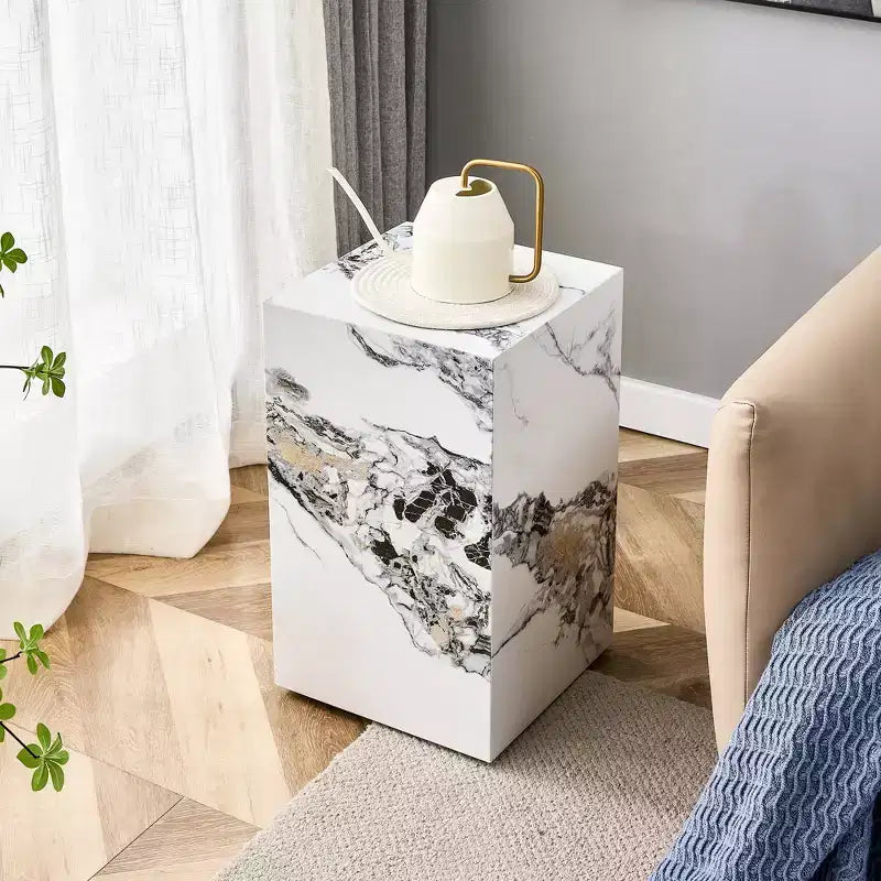 Tavolino moderno in MDF con texture in marmo bianco, base a piedistallo, 50 cm A