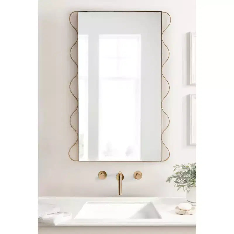 Specchio da Parete Ondulato, Cornice in Metallo, Dorato, 61 x 91 cm